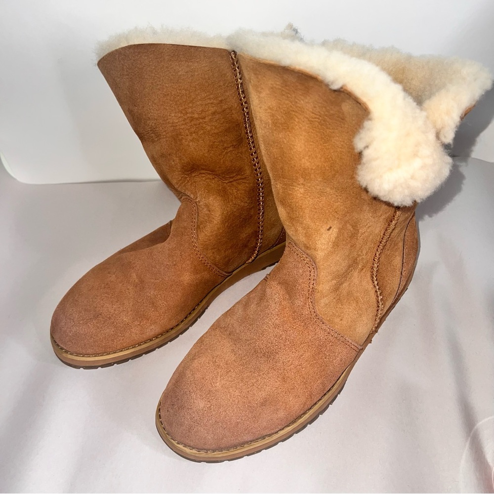 Australian Emu Bells Beach Lo sz 8 Sheepskin Boots Suede Outer